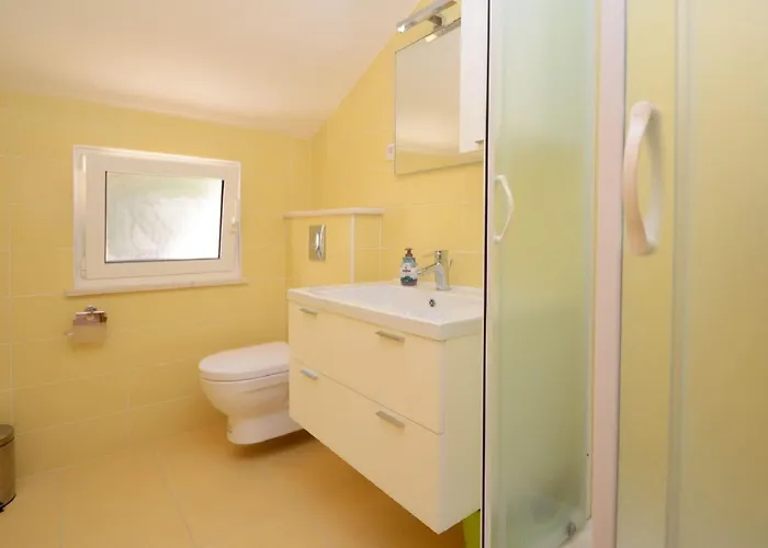 Kor Ula Apartman *