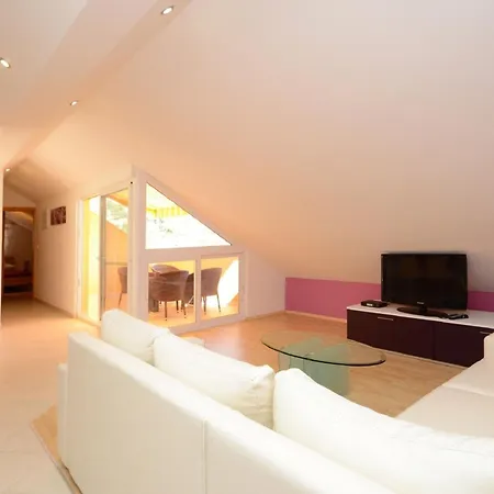 Apartment Kor Ula