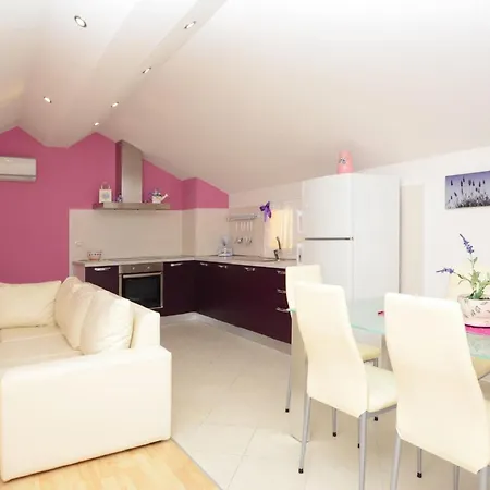 Apartment Kor Ula